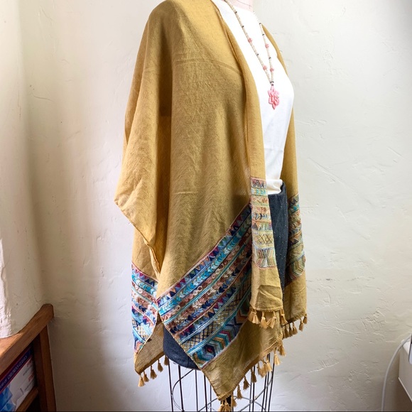 BOHO Tassel Kimono - Picture 12 of 14